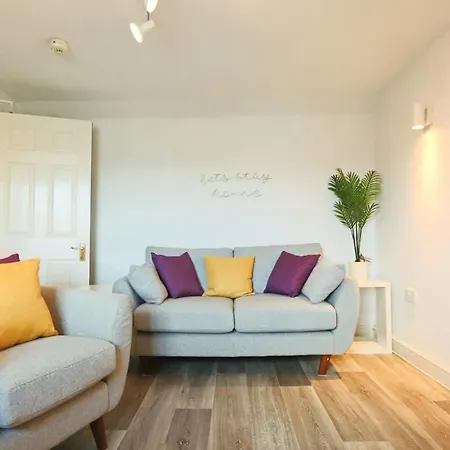 Kingsdown Parade Tff With Parking- Hopewell *