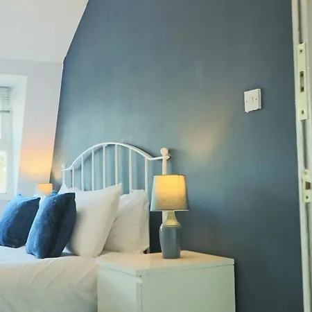 Apartment Kingsdown Parade Tff With Parking- Hopewell
